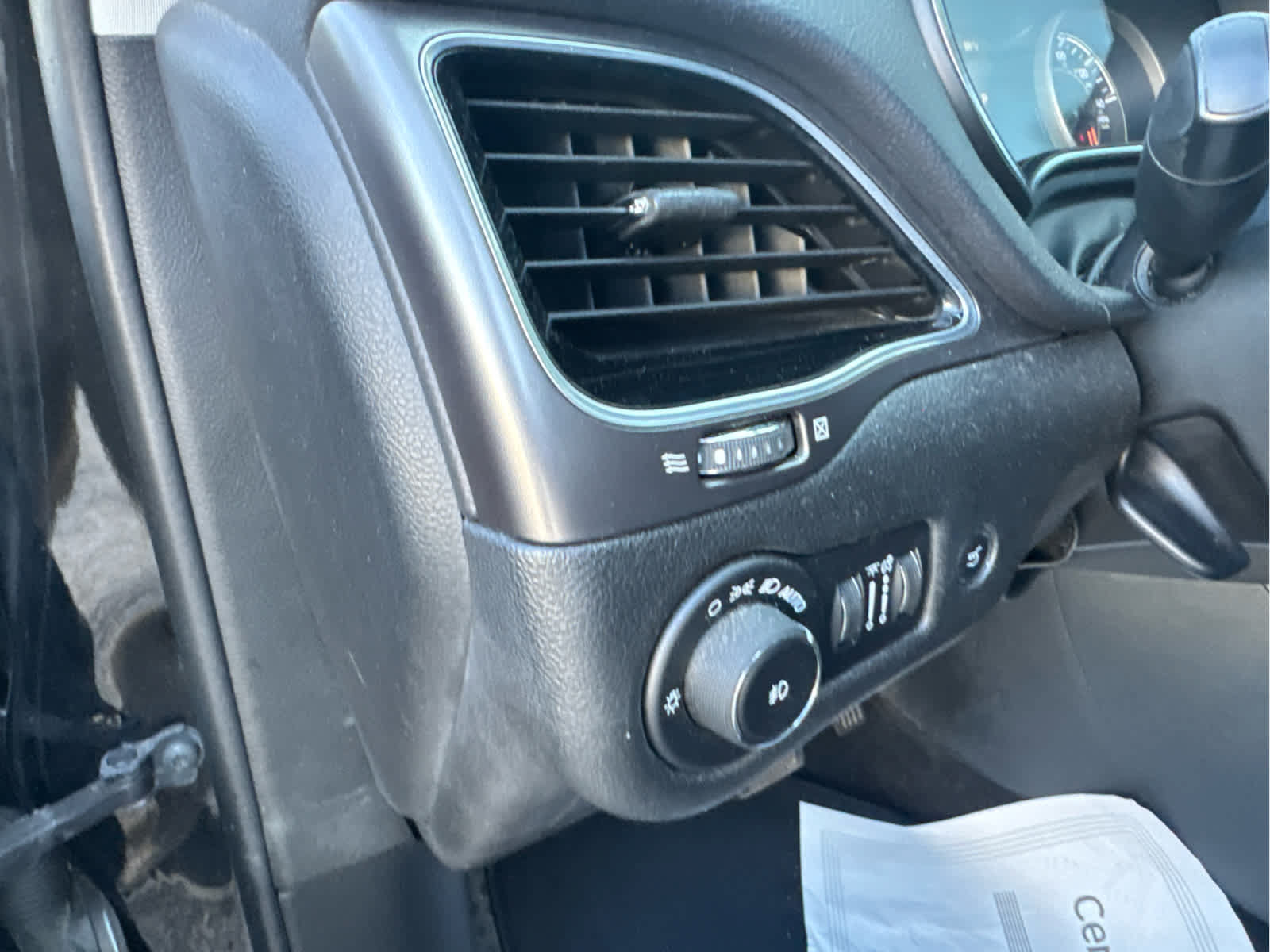 Used 2019 Jeep Cherokee Limited FWD image 22
