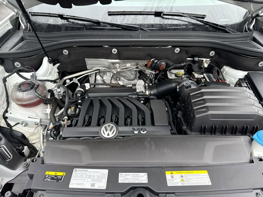 Used 2023 Volkswagen Atlas SEL R-Line image 18