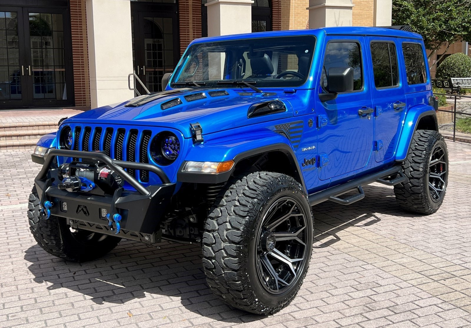 Used 2021 Jeep Wrangler Unlimited Sahara AWD/4WD image 4