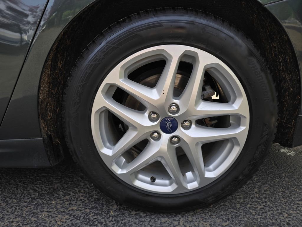 Used 2016 Ford Fusion SE FWD image 6