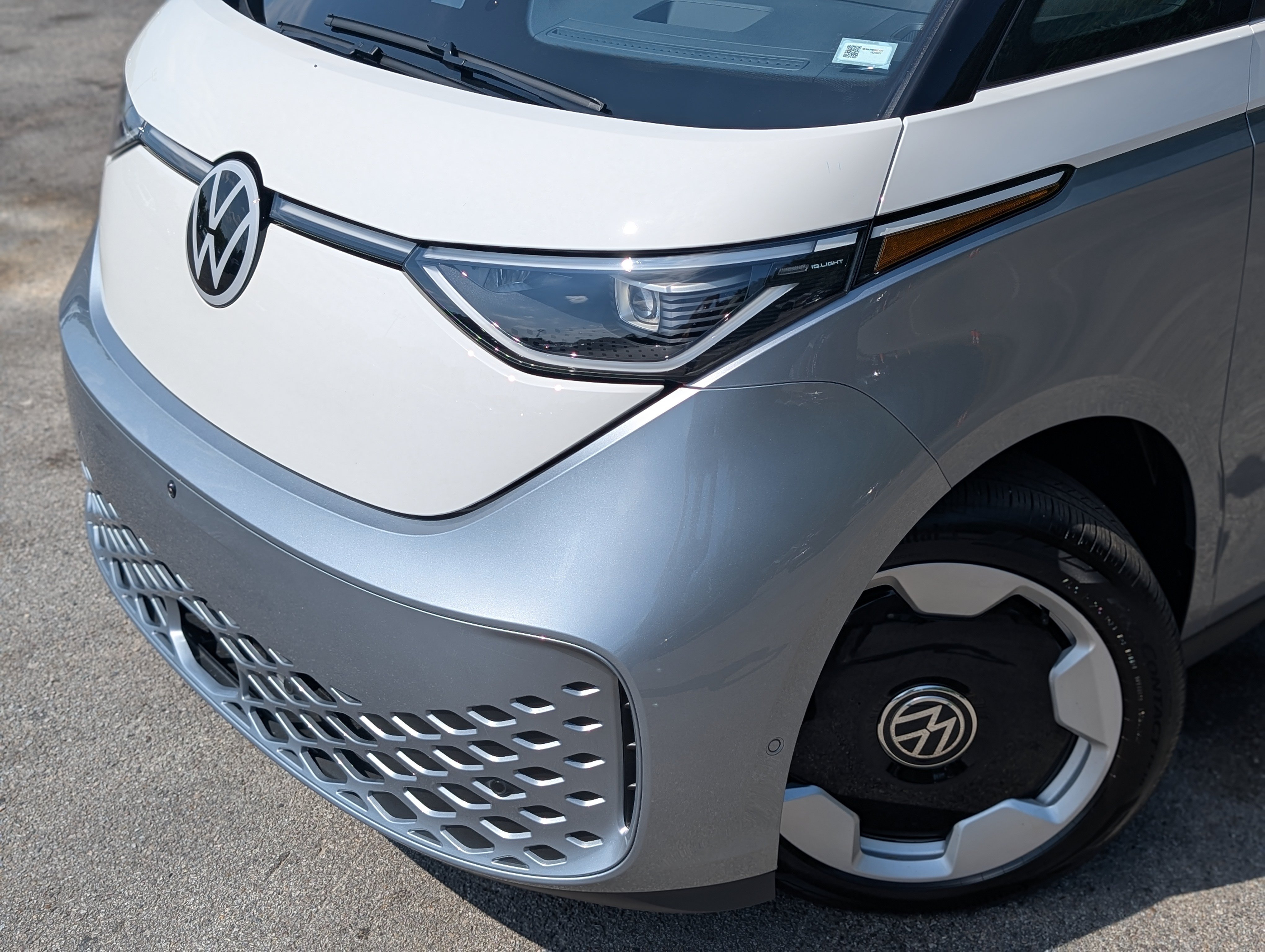 Used 2025 Volkswagen ID. Buzz Pro S Plus RWD image 13