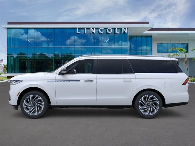 New 2025 Lincoln Navigator L Reserve AWD/4WD image 3