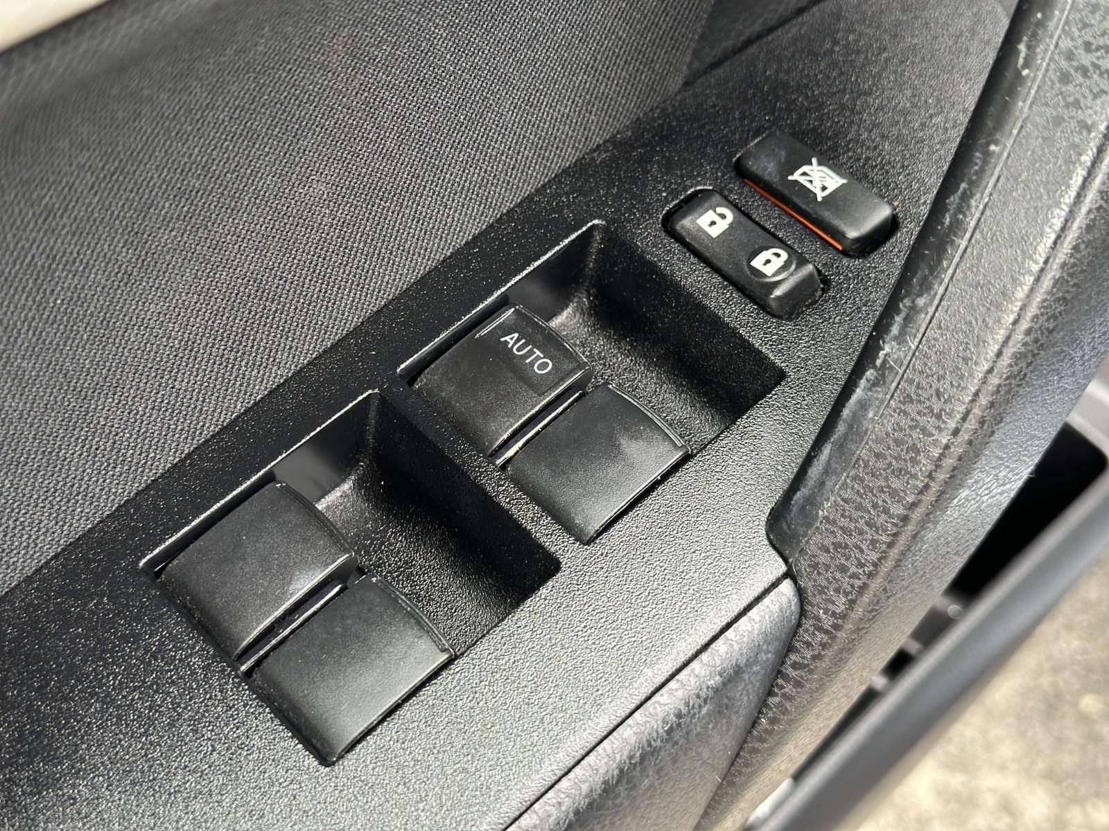 Used 2014 Toyota Corolla LE FWD image 21
