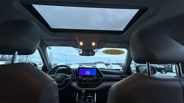 Used 2023 Toyota Highlander Limited image 62