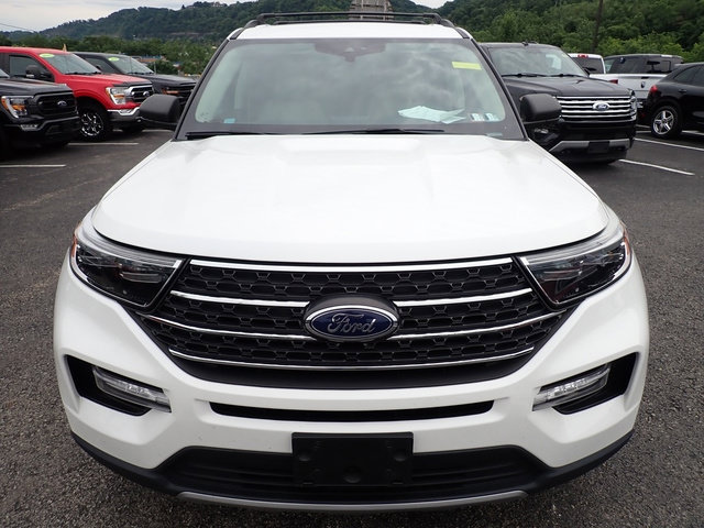 Used 2023 Ford Explorer XLT w/ Equipment Group 202A AWD/4WD image 13