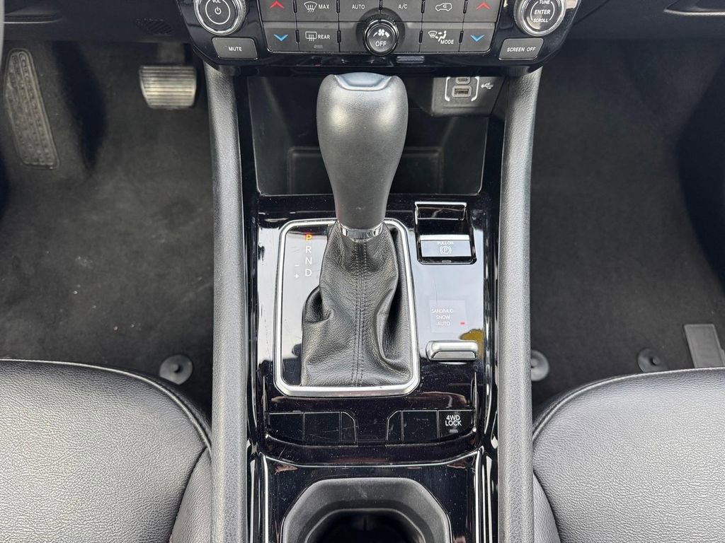 Used 2024 Jeep Compass Limited AWD/4WD image 16