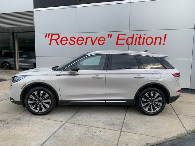 Used 2022 Lincoln Corsair Reserve w/ Equipment Group 201A AWD/4WD image 2