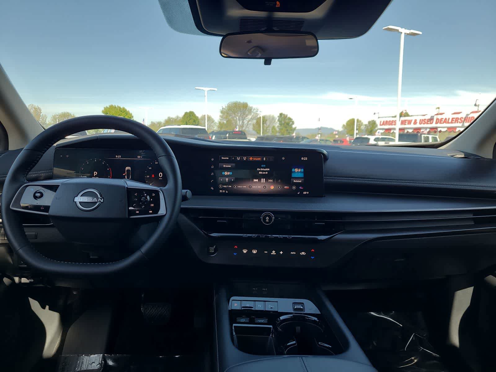 Used 2025 Nissan Murano SV AWD/4WD image 18