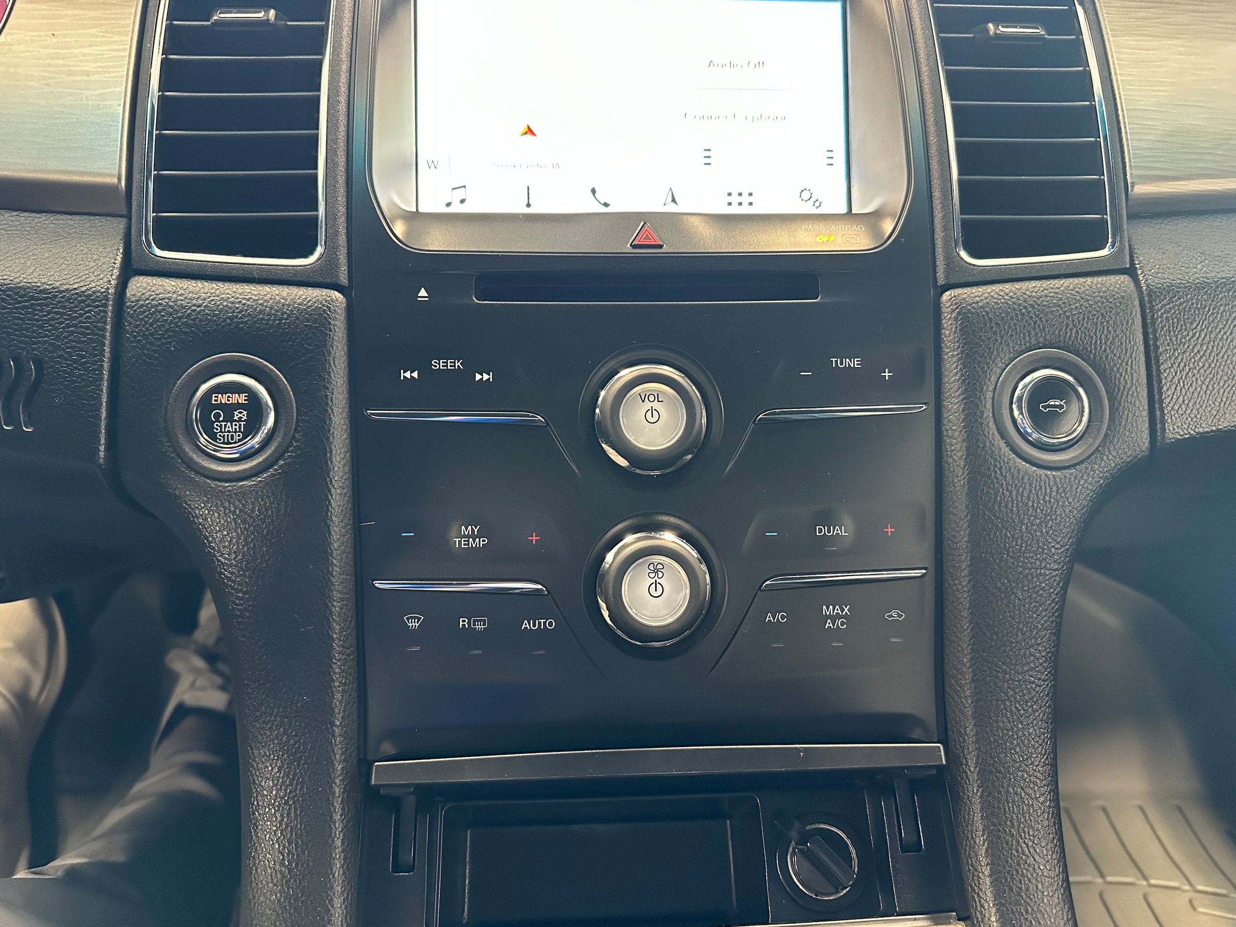 Used 2018 Ford Taurus SEL w/ Equipment Group 201A image 19