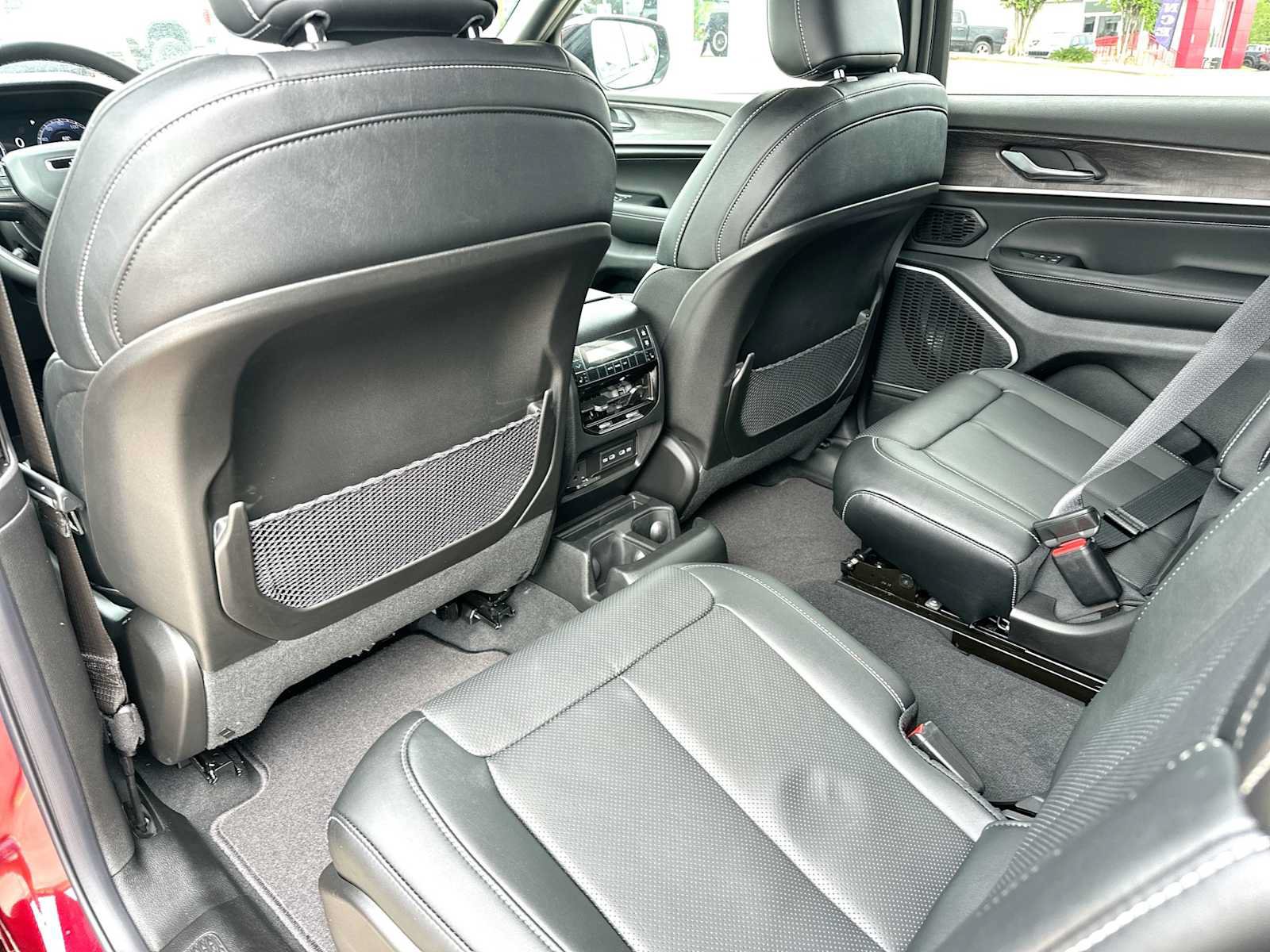 New 2026 Jeep Grand Cherokee L Limited AWD/4WD image 24
