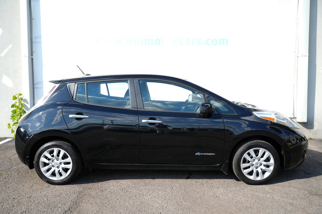 Used 2017 Nissan Leaf S w/ Charge Package FWD image 7