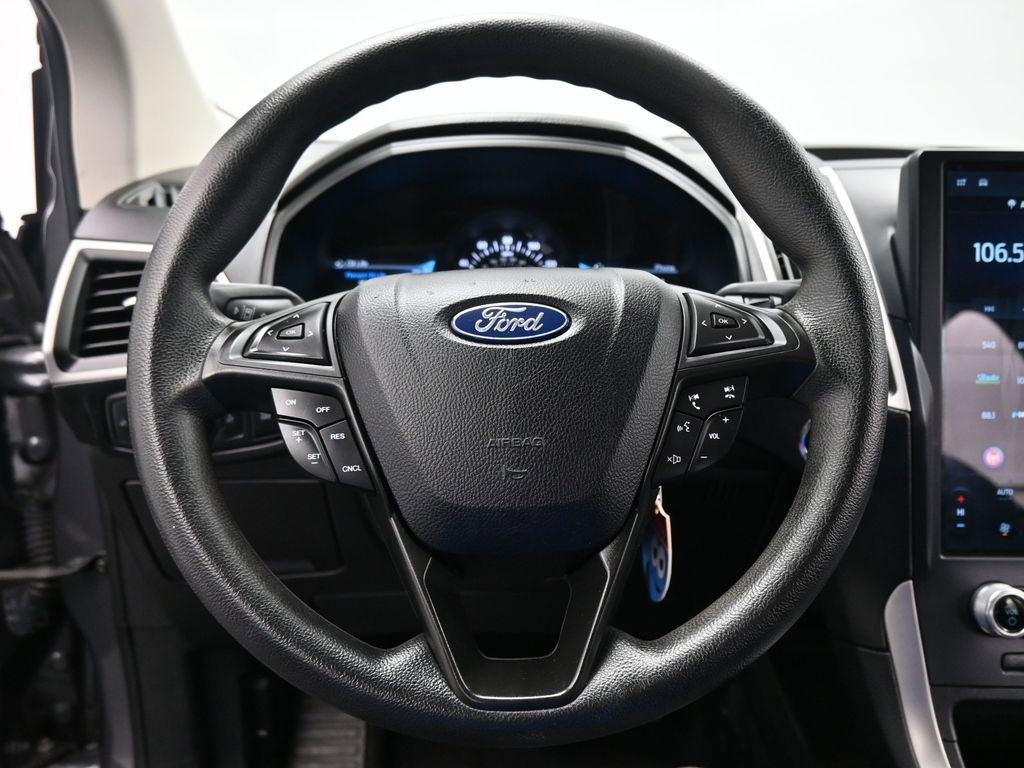 Certified 2022 Ford Edge SE w/ Black Appearance Package image 16