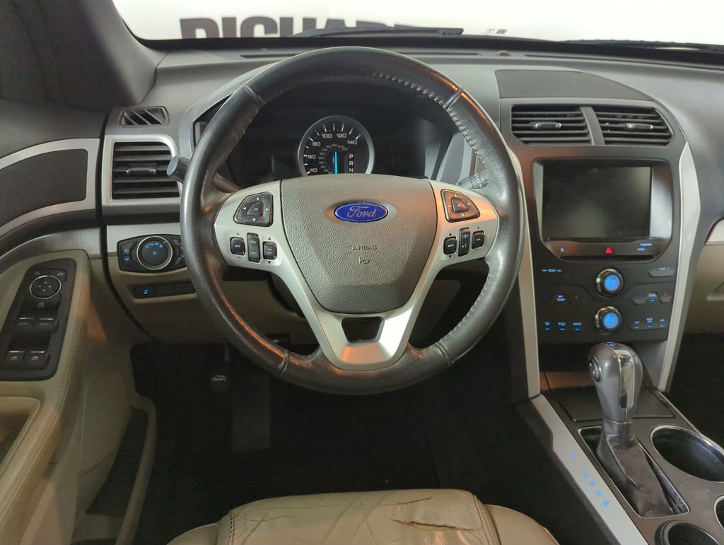 Used 2014 Ford Explorer XLT w/ Equipment Group 202A image 11