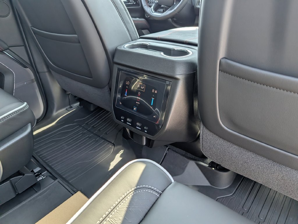 New 2026 GMC Yukon AT4 Ultimate w/ LPO, Floor Liner Package AWD/4WD image 32