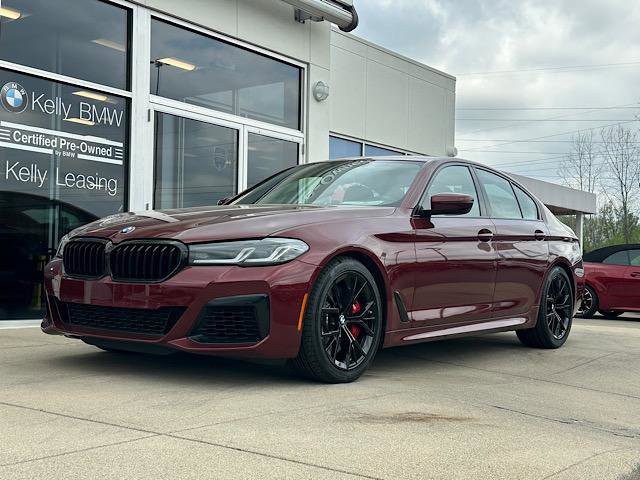 Used 2021 BMW M550i xDrive w/ Dynamic Handling Package image 3