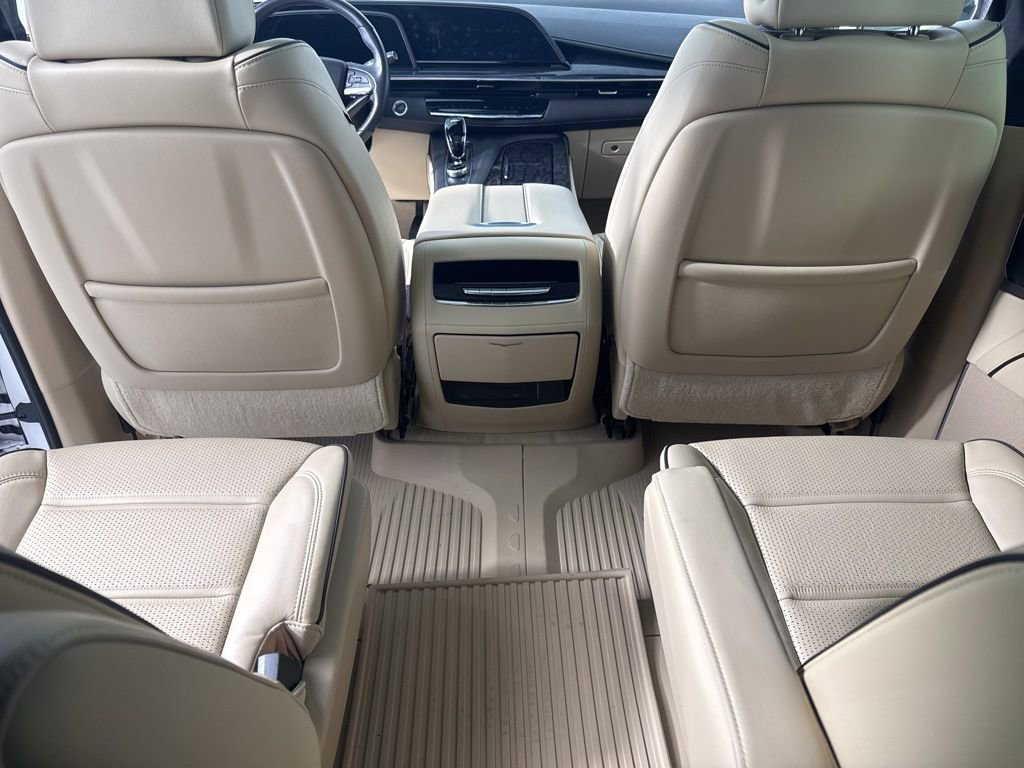 Used 2021 Cadillac Escalade Premium Luxury w/ Performance Package image 17