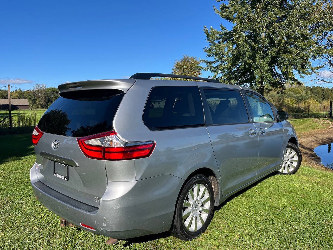 Used 2015 Toyota Sienna XLE Premium AWD/4WD image 11