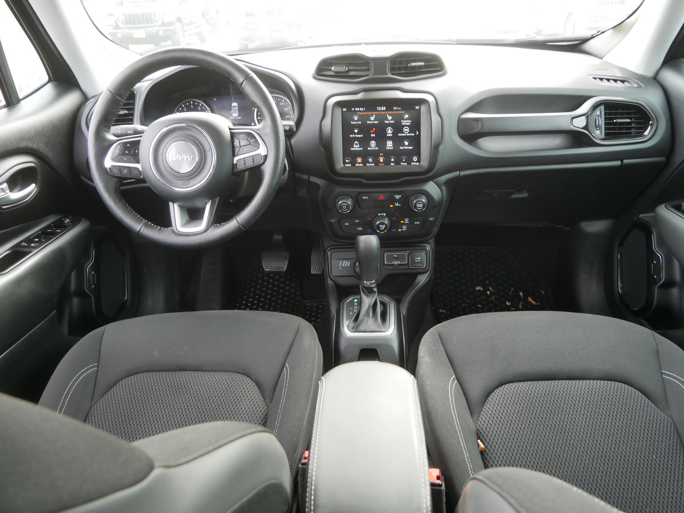 Used 2023 Jeep Renegade Altitude w/ Sun/Sound Group AWD/4WD image 10