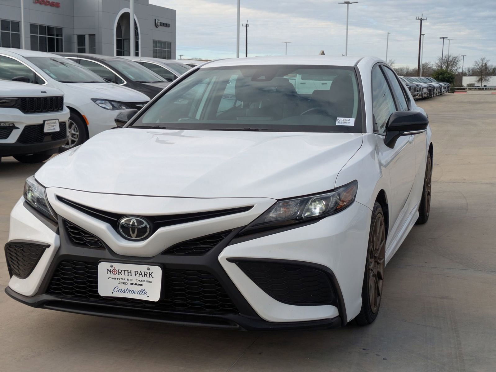 Used 2023 Toyota Camry SE image 7