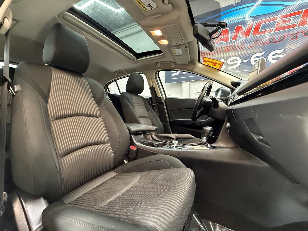 Used 2015 MAZDA MAZDA3 i Touring w/ Technology Package image 6