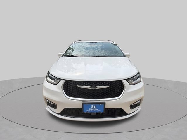 Used 2022 Chrysler Pacifica Touring-L FWD image 9