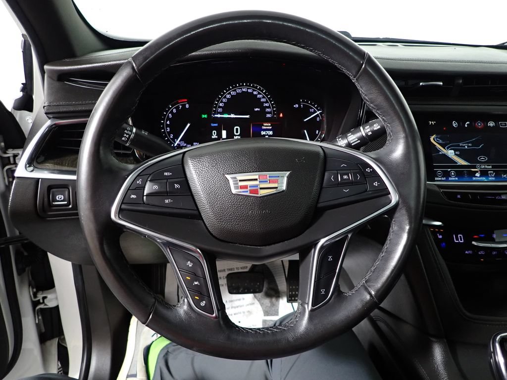 Used 2017 Cadillac XT5 Luxury w/ Driver Awareness Package AWD/4WD image 29