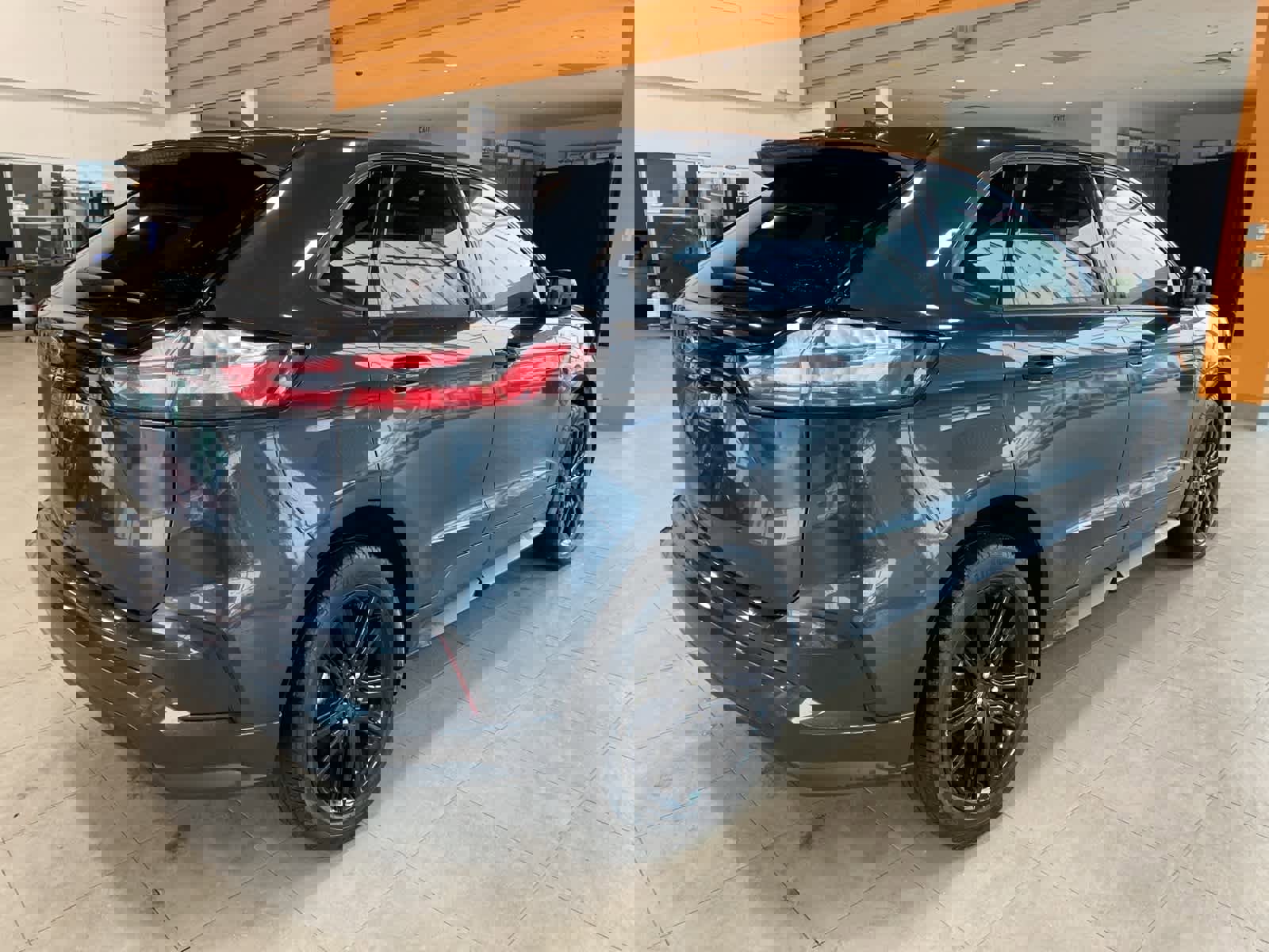 Used 2023 Ford Edge ST-Line image 5