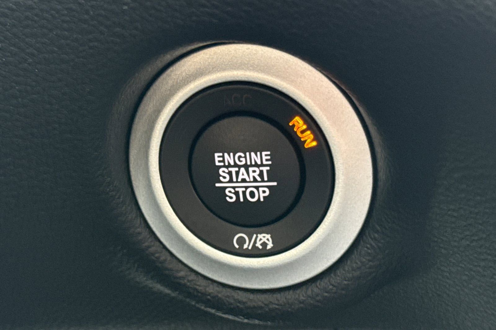 Used 2025 Chrysler Voyager LX image 22