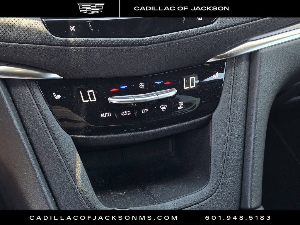 Certified 2025 Cadillac XT5 Luxury FWD image 18