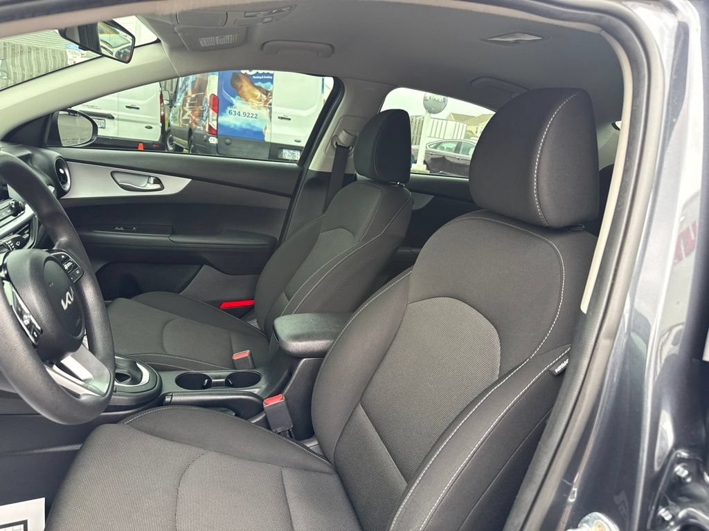 Used 2023 Kia Forte LXS FWD image 3