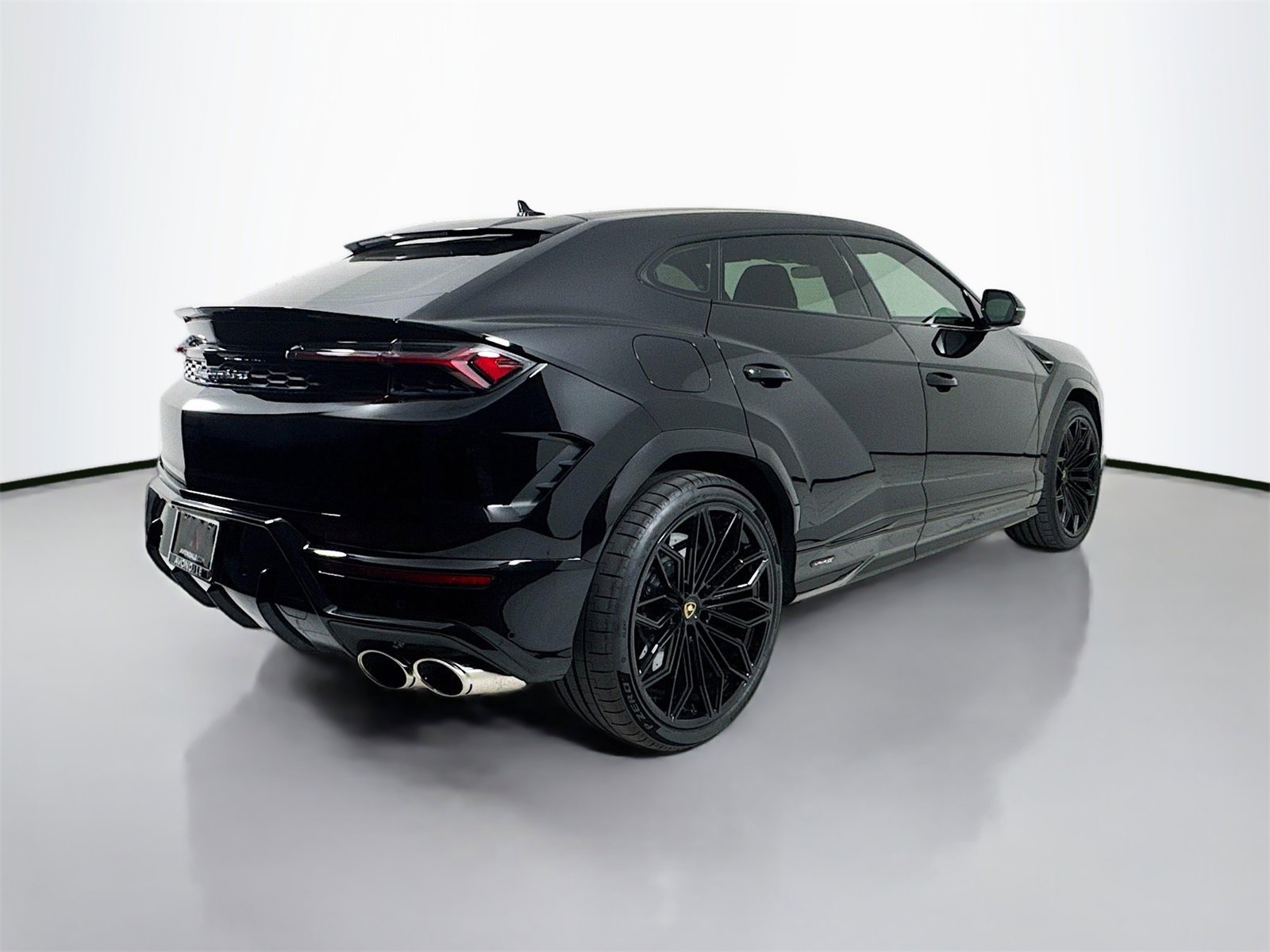 Used 2025 Lamborghini Urus SE image 7