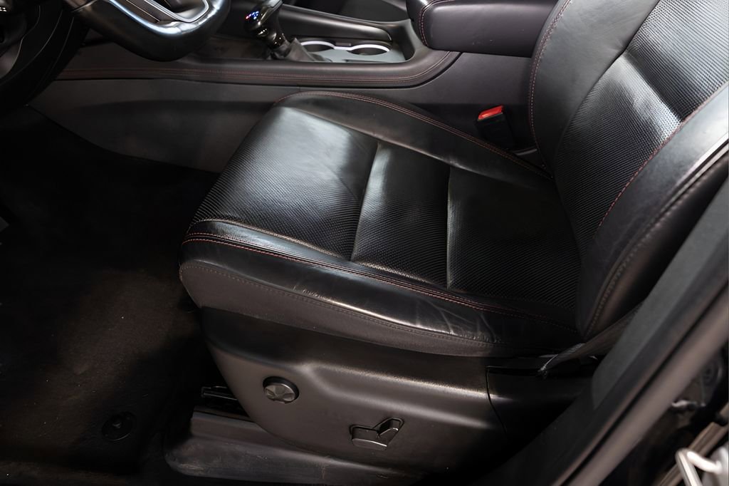 Used 2022 Dodge Durango R/T w/ Blacktop Package AWD/4WD image 49
