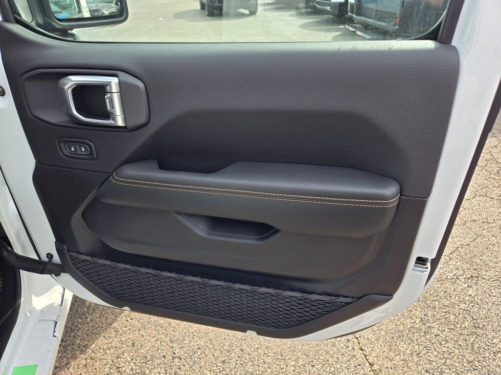 Used 2024 Jeep Wrangler Sahara w/ Safety Group image 5