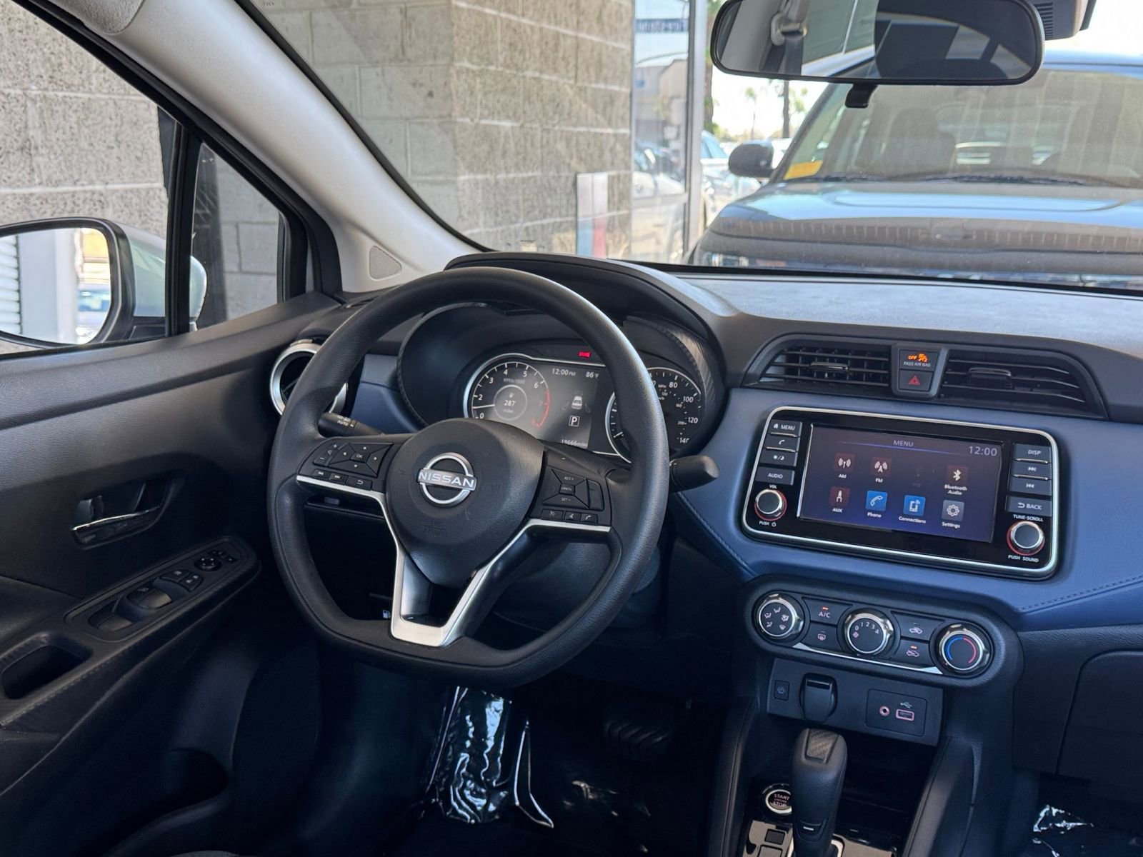 Used 2025 Nissan Versa SV image 33