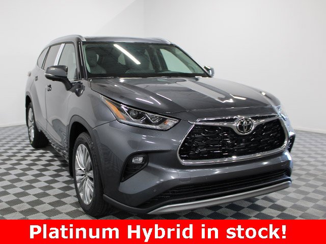 New 2025 Toyota Highlander Platinum image 3