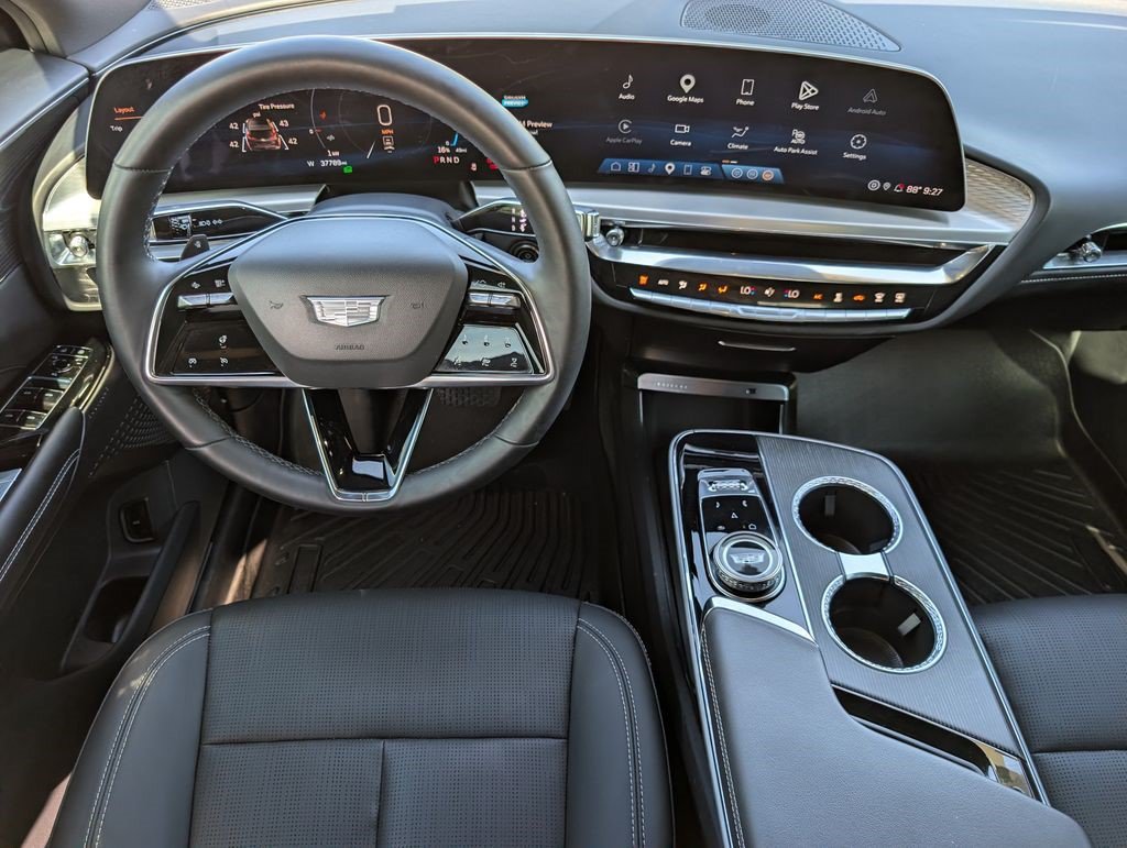 Certified 2024 Cadillac Lyriq Luxury AWD/4WD image 17