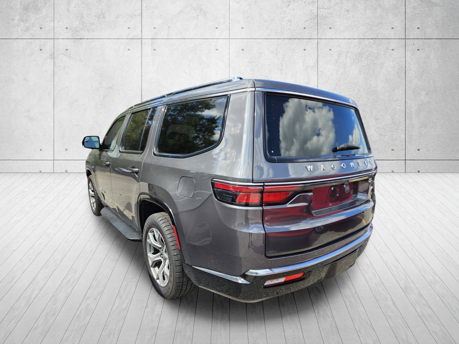 Used 2022 Jeep Wagoneer Series II RWD image 9