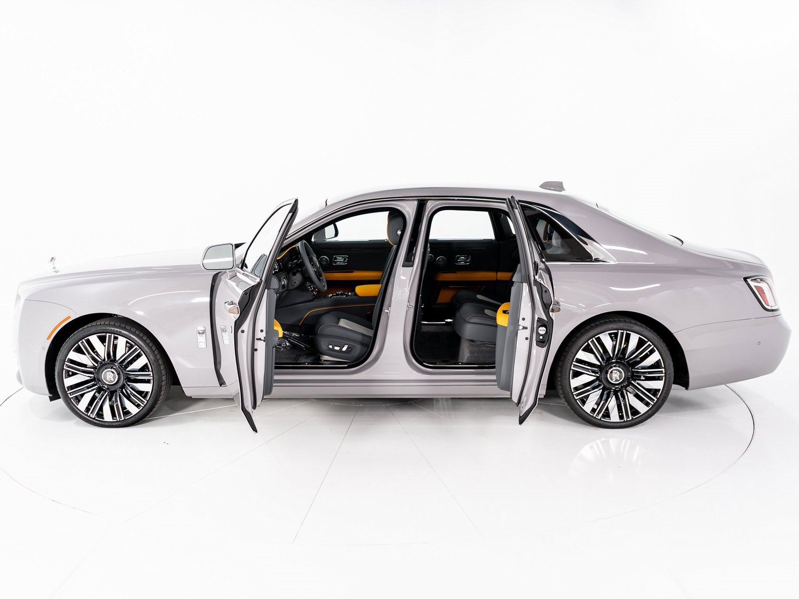 New 2025 Rolls-Royce Ghost image 9