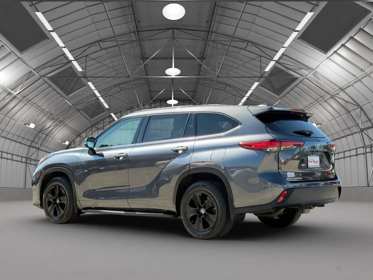 Used 2021 Toyota Highlander XLE image 5