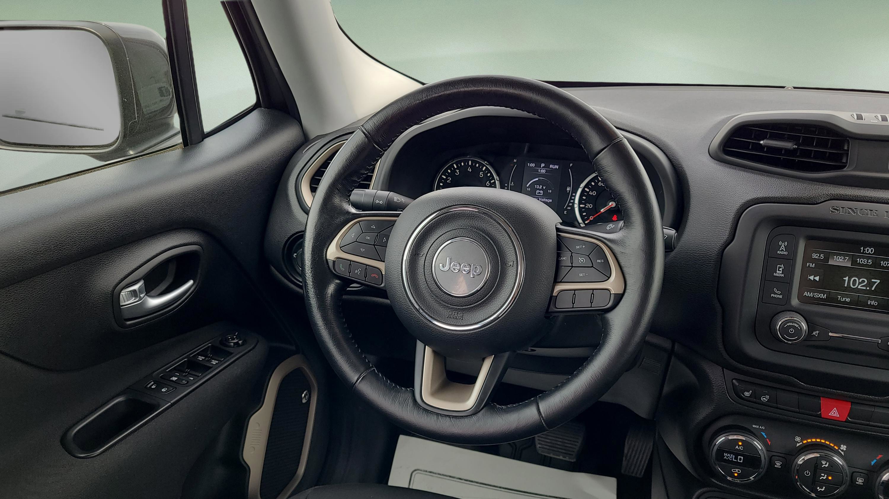 Used 2017 Jeep Renegade Latitude w/ Safety & Security Group image 10