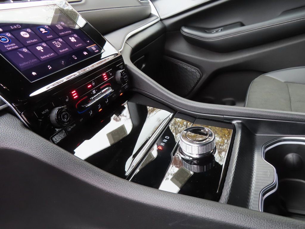 New 2025 Jeep Grand Cherokee Altitude image 6