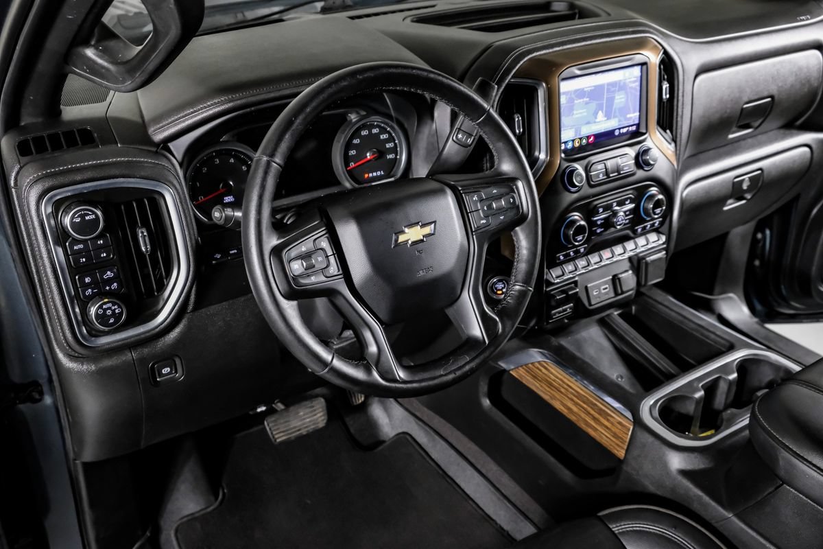 Used 2020 Chevrolet Silverado 2500 High Country w/ Technology Package AWD/4WD image 16
