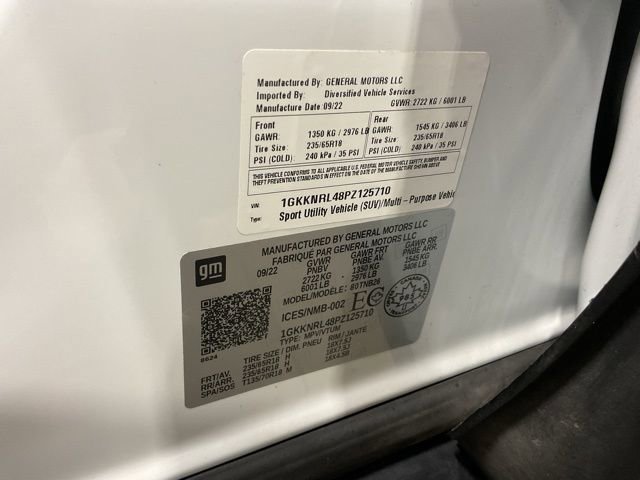 Used 2023 GMC Acadia SLE w/ LPO, Floor Liner Package image 24