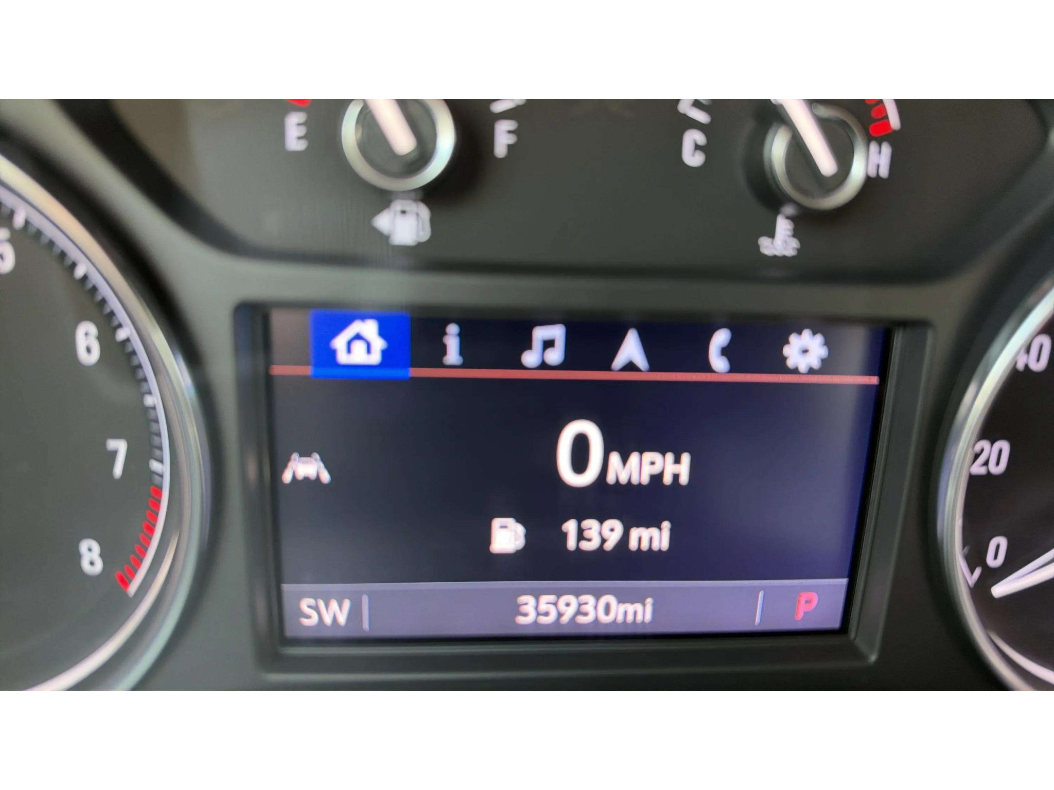 Used 2023 Buick Enclave Essence AWD/4WD image 18
