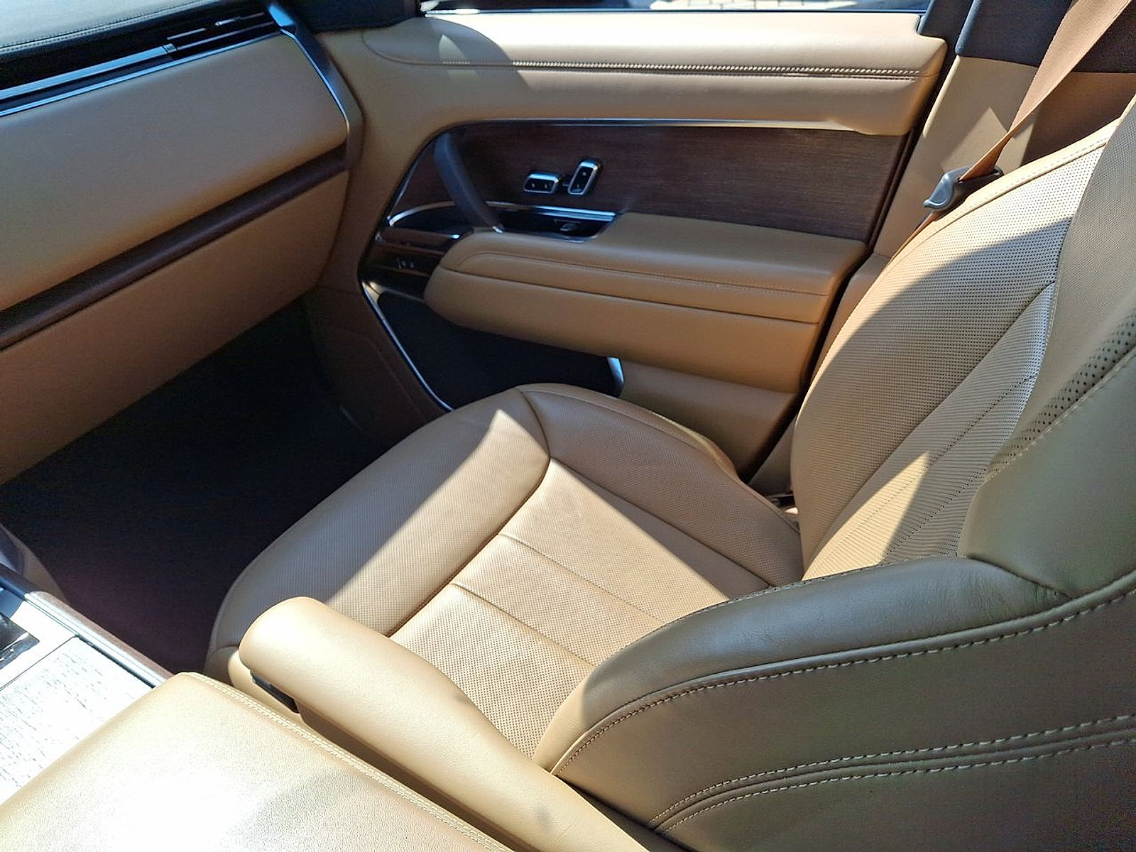Certified 2023 Land Rover Range Rover SE AWD/4WD image 11