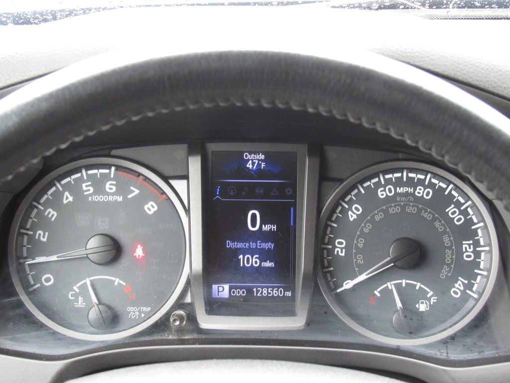 Used 2016 Toyota Tacoma TRD Off-Road AWD/4WD image 19