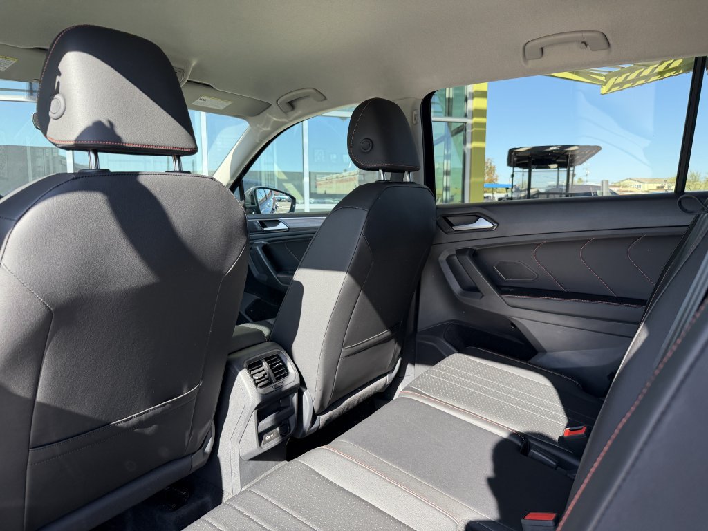 Used 2024 Volkswagen Tiguan Wolfsburg Edition FWD image 33