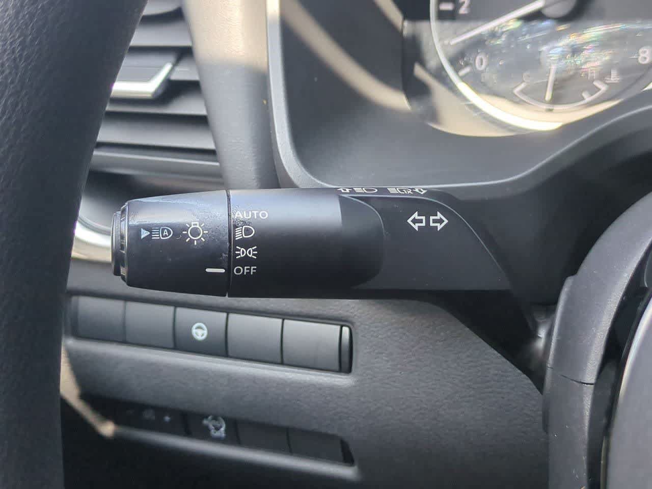 Used 2023 Nissan Rogue SV AWD/4WD image 25