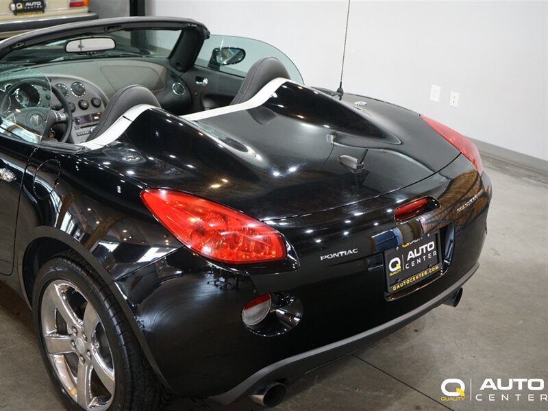 Used 2008 Pontiac Solstice GXP RWD image 8