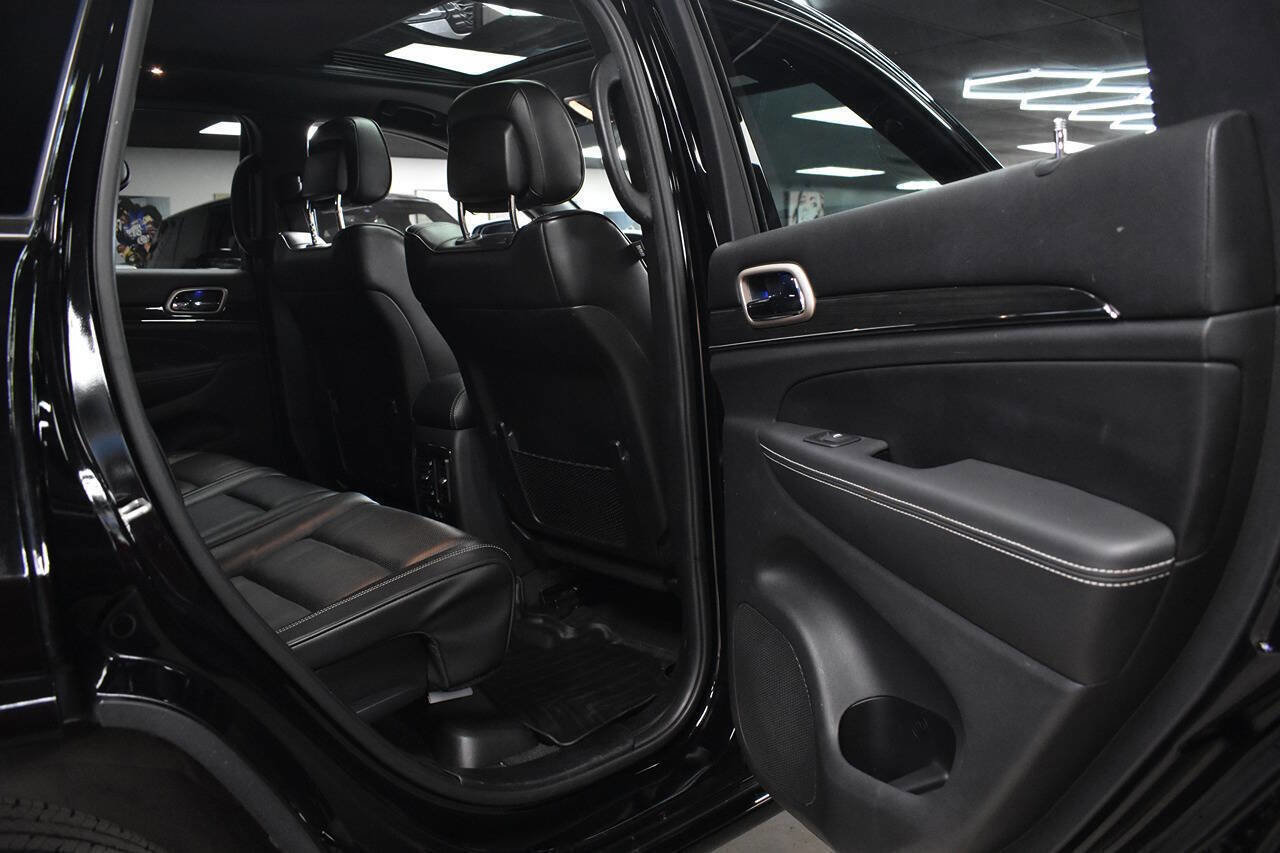 Used 2017 Jeep Grand Cherokee Overland image 22